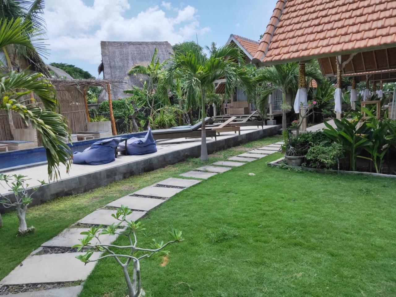 Tiki Bar And More Nusa Lembongan Exterior foto